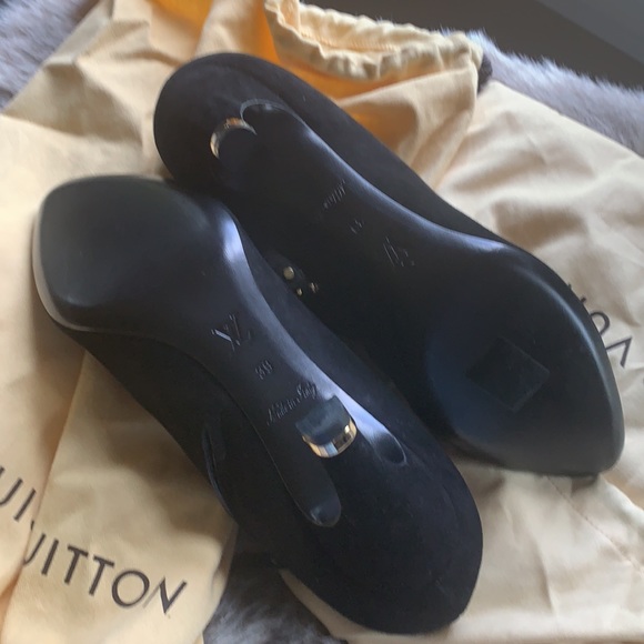 Louis Vuitton - Picture 3 of 10